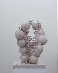 Phillip Zaiser DNA imperfect nuts, polyester resin, wood, ca. 170x40x40 cm 2009